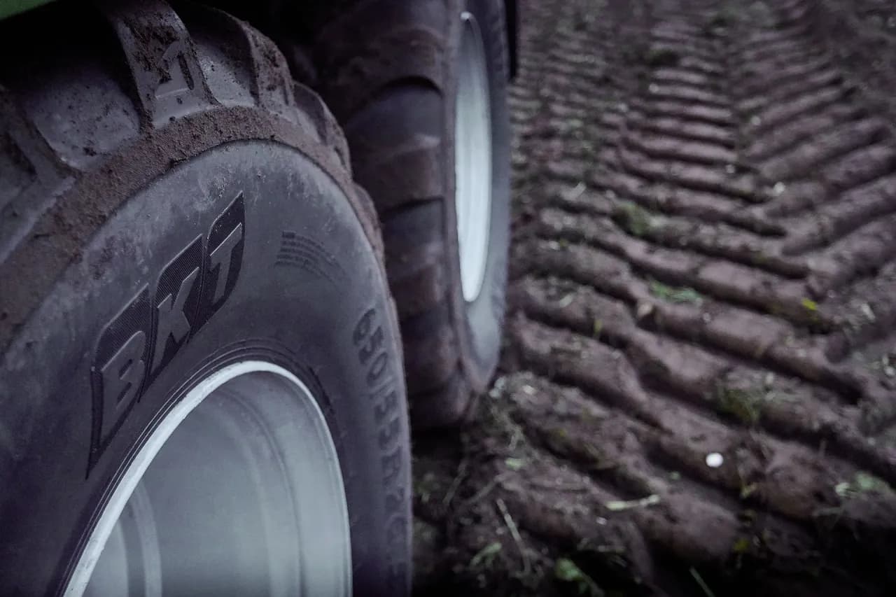 Opony BKT czy Kabat - która marka zapewnia lepszą trwałość?