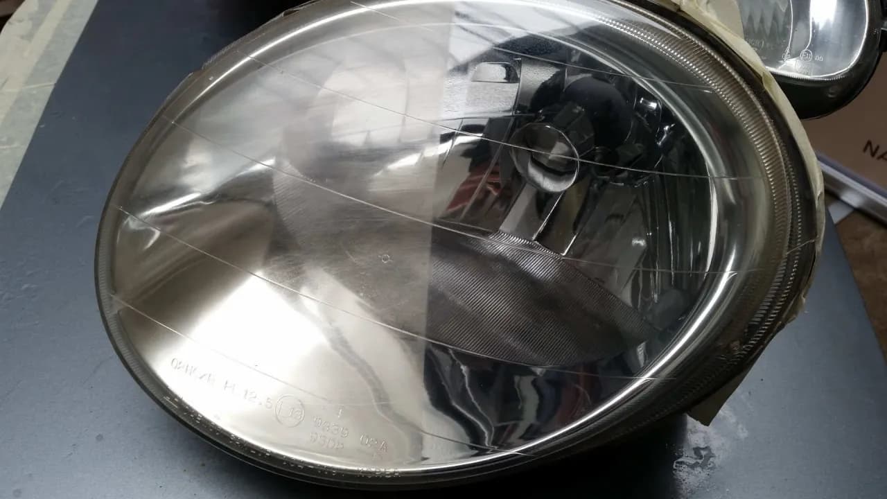 Jak polerować reflektory w samochodzie, by uniknąć niebezpieczeństwa na drodze