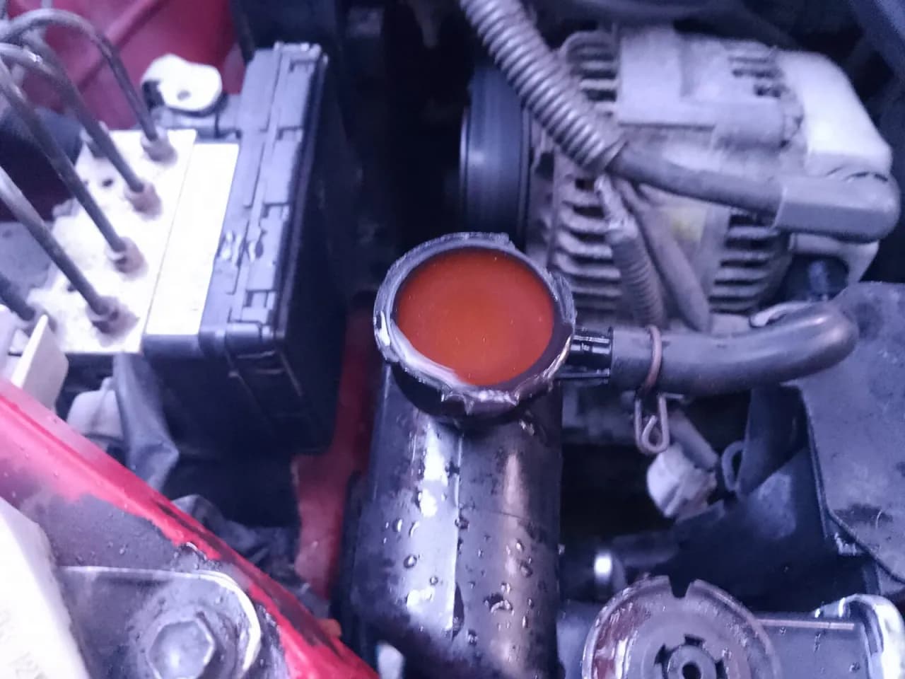 Gdzie jest chłodnica w samochodzie? Kluczowe informacje dla kierowców