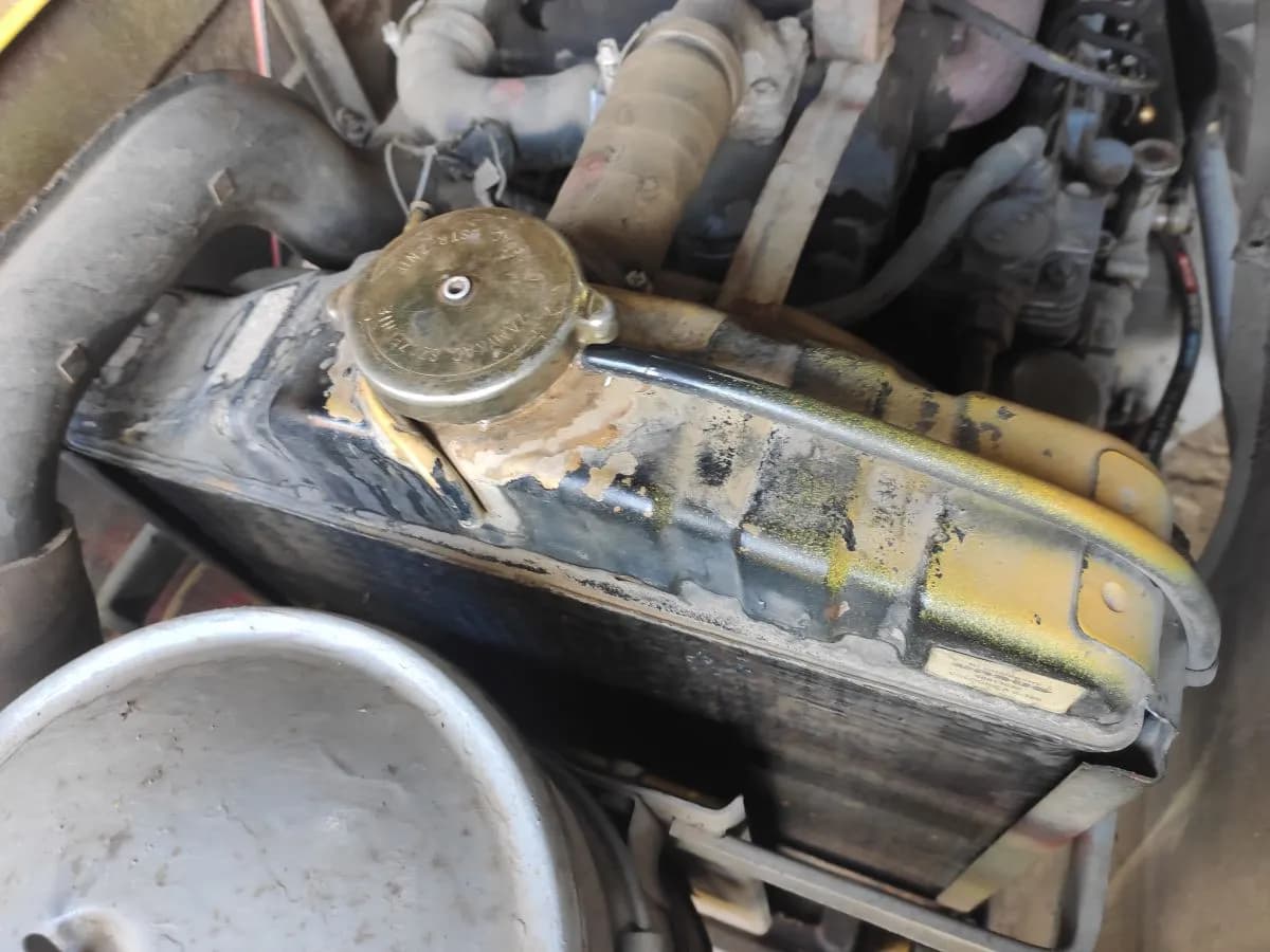 Ile wchodzi płynu do chłodnicy c 330 - uniknij przegrzania silnika