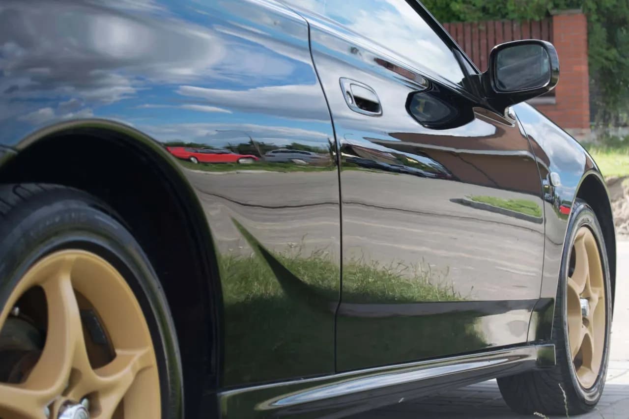 Czym polerować samochód, aby uzyskać idealny efekt bez zarysowań?