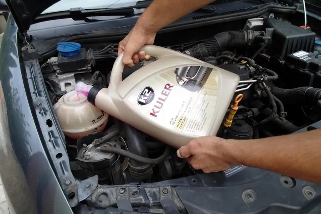 Ile wchodzi płynu do chłodnicy Seat Leon? Odkryj kluczowe informacje