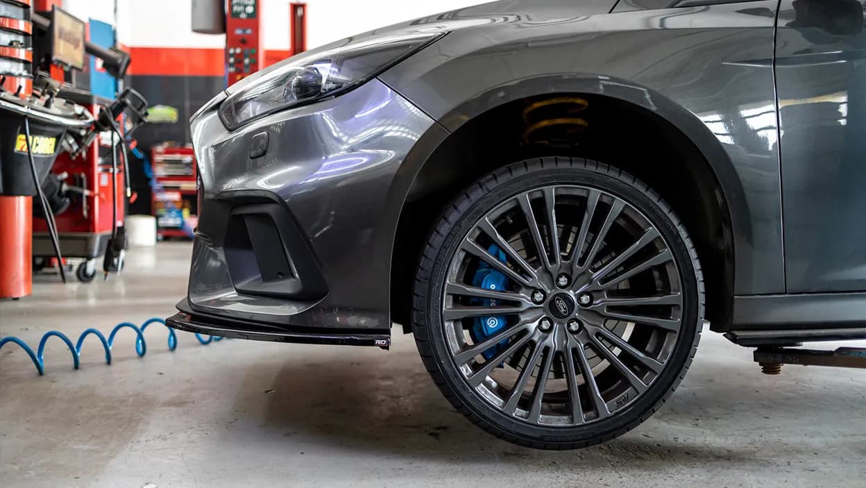 Ile trwa wymiana opon z wyważeniem? Sprawdź, co wpływa na czas usługi